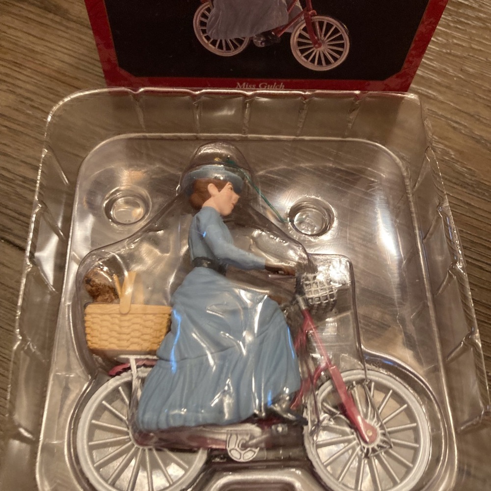 Hallmark - Picture 4 of 6